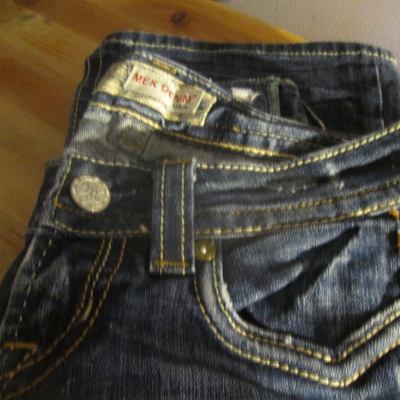 BEAUTIFUL JEANS.. - Picture 3 of 3